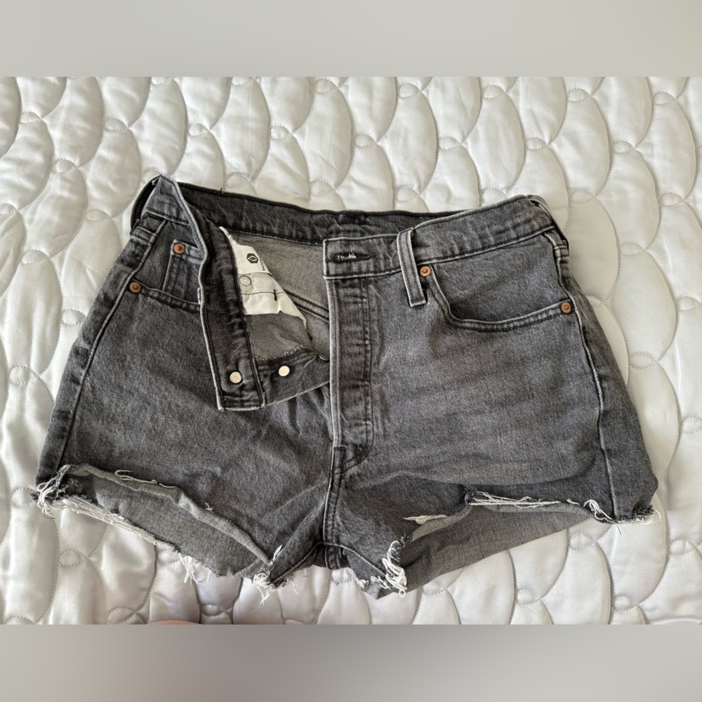 Levi 501 High Rise Cut Off Shorts-